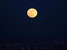 Раз в полгода: сегодня до полудня продлится полутеневое лунное затмение