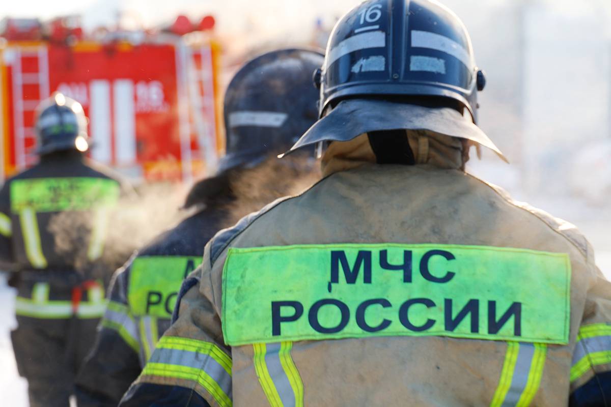 В российском городе загорелся жилой дом