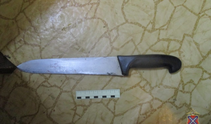 В Волгограде пьяный мужчина устроил поножовщину