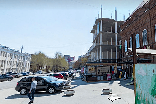 В мэрии Екатеринбурга оценили возможность появления сквера на месте "бриллиантовой" башни