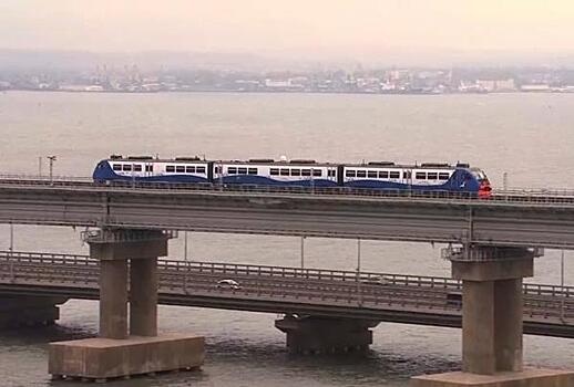 В Минтрансе назвали срок восстановления движения пригородных поездов через Крымский мост