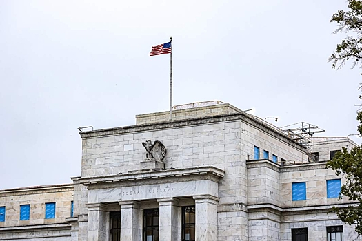 ФРС оставила базовую ставку неизменной