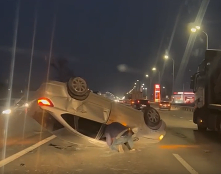 «Лада» опрокинулась после столкновения с КАМАЗом на въезде в Нижний Новгород