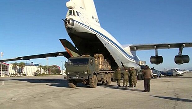 Два самолета РФ доставили 50 тонн гумпомощи в Сирию