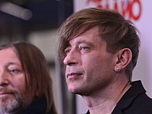 Музыканты «Би-2» прибыли в суд Пхукета в сопровождении полиции