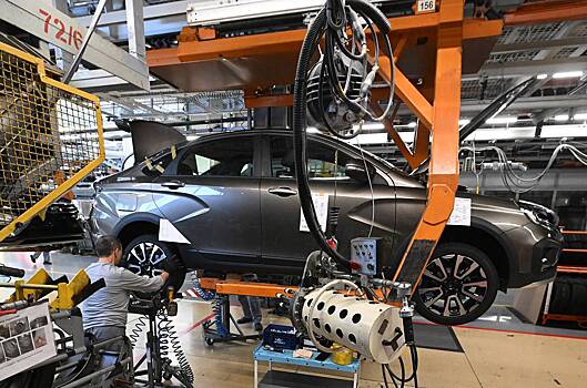 В автомобили LADA разрешили заливать бензин со спиртом