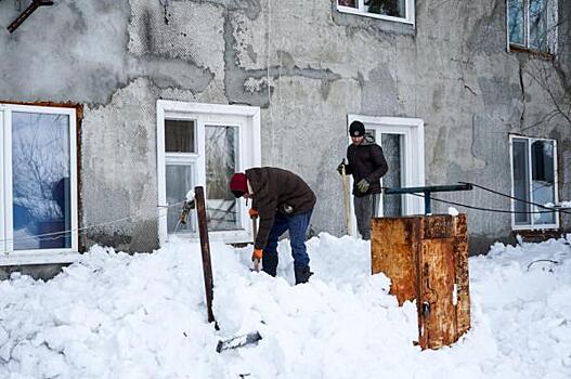 «Стыдоба и бардак». Глава Сургутского района проверил качество уборки снега