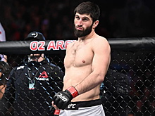 Глава UFC пообещал дать россиянину титульный бой за победу