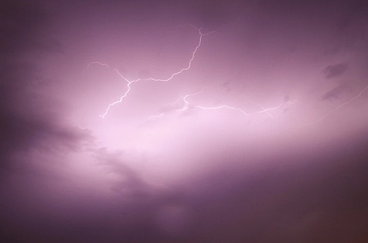 В Сочи продлили штормовое предупреждение до 24 сентября