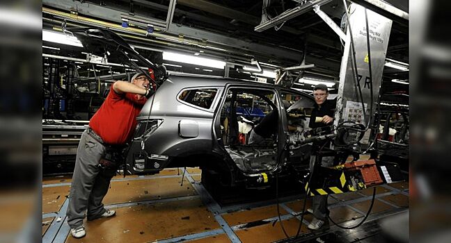 Renault и Stellantis сократили производство из-за нехватки микросхем