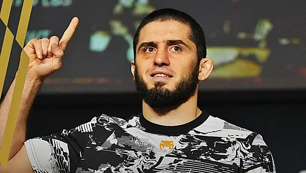 Махачев стал первым бойцом из России, выигравшим два чемпионских титула в UFC