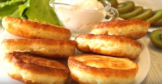 Пышные оладьи на кефире приготовленные по домашнему — пошаговые рецепты с фото