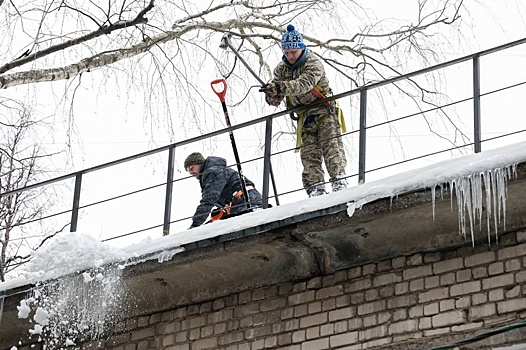 Мэр Нижнего Новгорода предупреждает о сходе наледи с крыш