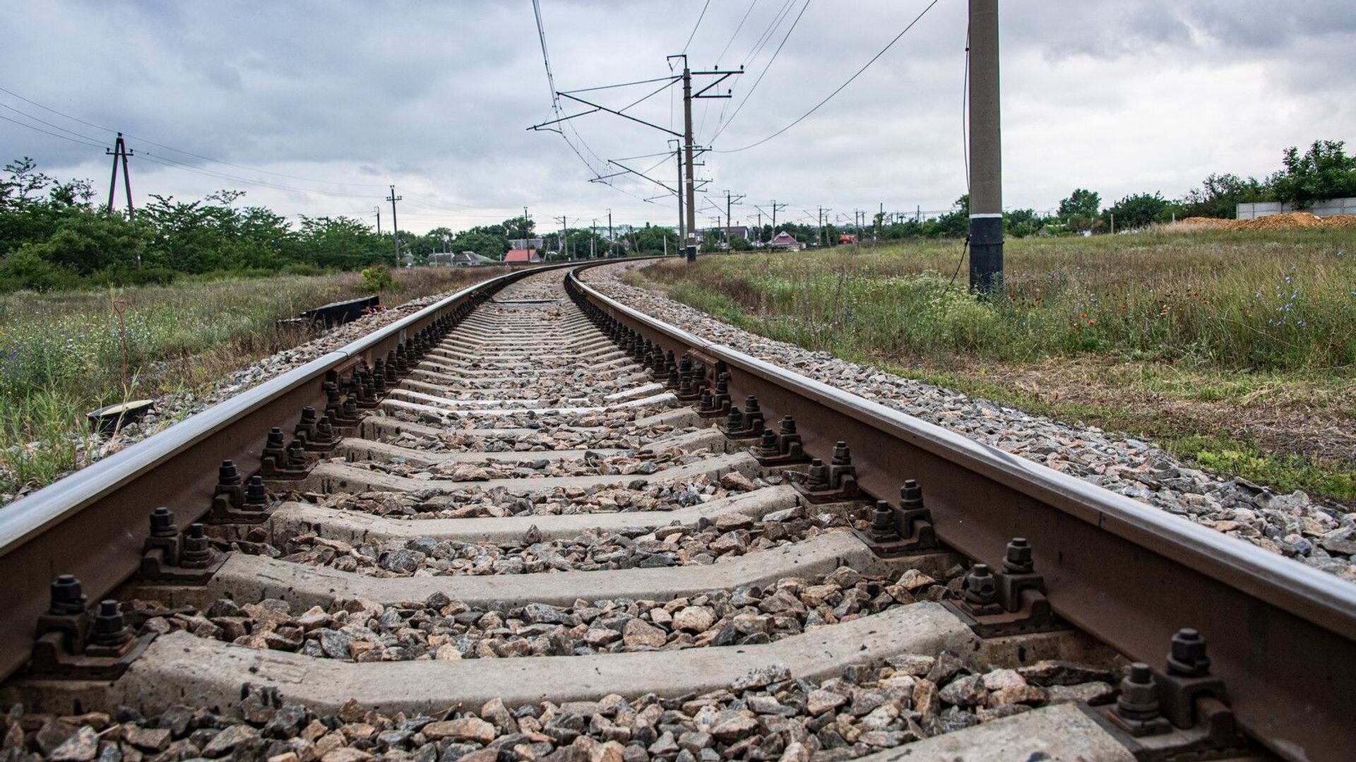 В Харьковской области повреждены железнодорожные пути