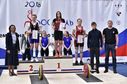 В Ярославле проходит чемпионат по тяжелое атлетике