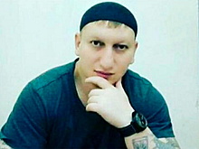 Переодетые в спецназ встали на колени перед вором в законе Альбертом Рыжим