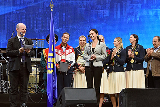 «АвтоВАЗ» подарил олимпийским чемпионам из Тольятти автомобили Lada