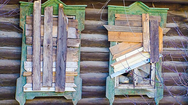 С администрации Камбарского района взыскали 150 тысяч рублей за травму подростка в аварийном доме