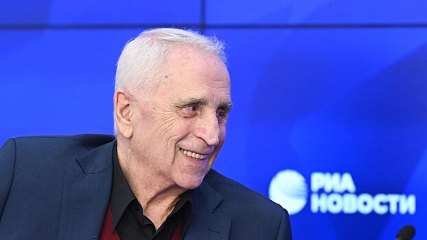 «Великий Максим Горький сказал: «Паспорт советский – это честь страны». Давать его нужно только тем, кто предан нашей стране». Кавазашвили о натурализации