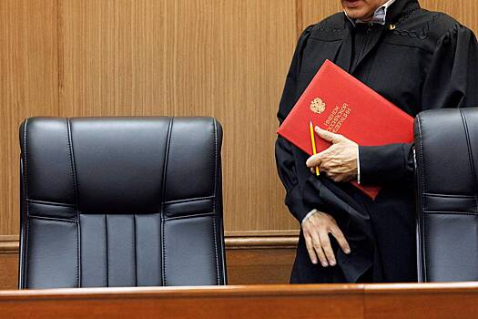 Арест имущества родственников бывшего мэра российского города-курорта продлили