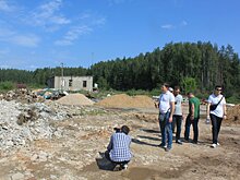 В Подмосковье экоактивисты партии «Зелёные» выявили загрязняющую Можайское водохранилище свалку