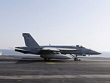 Четыре самолета палубной авиации США подняты в небо у берегов Венесуэлы