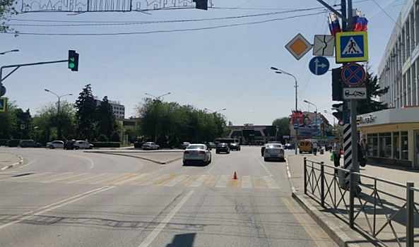 Под Волгоградом «Лада» сбила на переходе 17-летнюю девушку