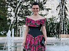 Татьяна Брухунова удивила молодежным образом в винтажном платье