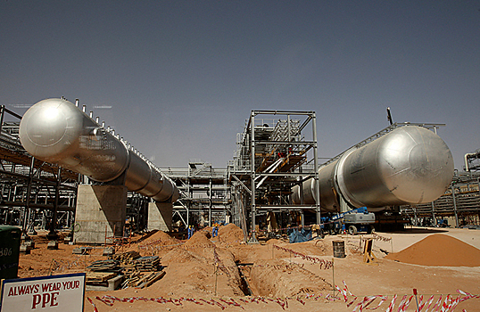 Bloomberg: альянс России и Саудовской Аравии приводит к росту цен на нефть