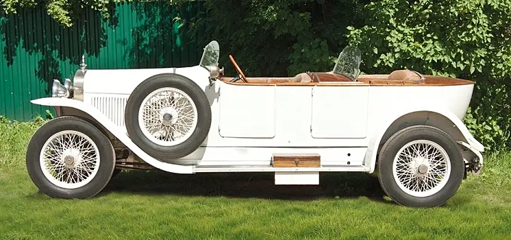 Уникальный 100-летний автомобиль выставлен на продажу в России