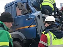 Грузовик въехал в подземный переход в Москве