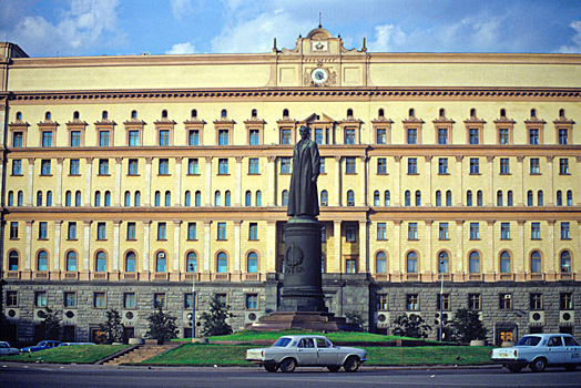 Партия «Яблоко» предложила поставить фонтан вместо Дзержинского