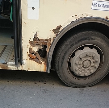 Ростовчан удивил автобус с большой дыркой в кузове