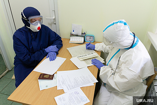 Профессор Чуланов: маски и вакцинация должны вернуться в РФ
