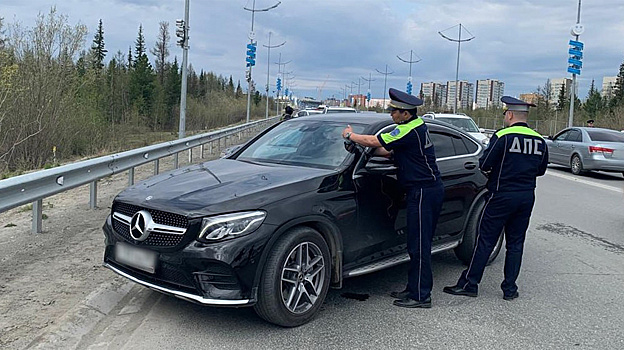 Более 20 водителей Нового Уренгоя привлекли к ответственности за тонировку