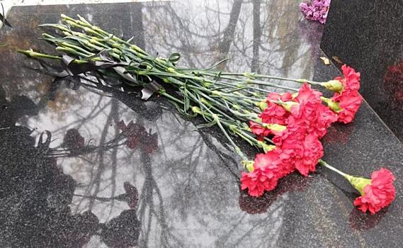 В Беловском районе супруге и дочери погибшего героя СВО вручили орден Мужества