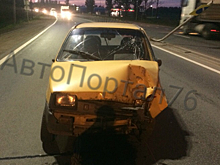 Водитель «Оки» протаранил колесо МАЗа и убежал