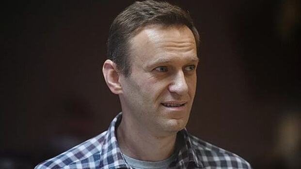 Навального перестали считать склонным к побегу