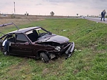 Отечественная легковушка опрокинулась на дороге Волгодонск &ndash; Зимовники