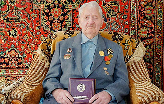 Ветерана Великой Отечественной войны из КЧР поздравили с вековым юбилеем