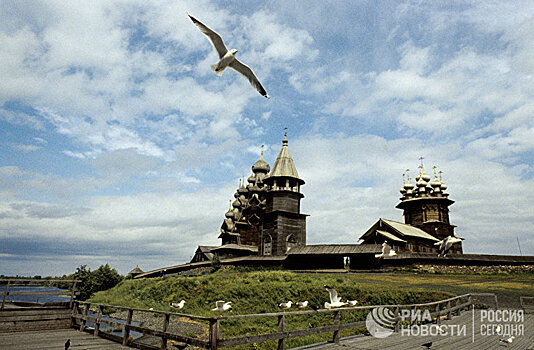 Республика в России, которая была создана Советским Союзом для захвата другого государства