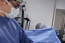 Пластический хирург прославился, благодаря трансляциям операций