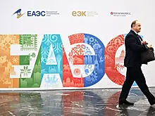 Лидеры стран ЕАЭС прибыли в Кремль на одном микроавтобусе