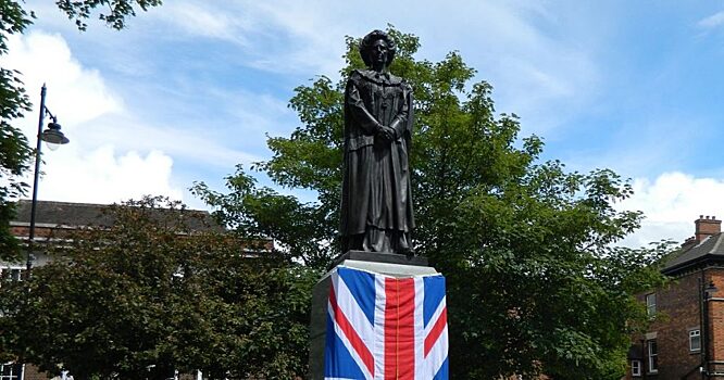 Daily Mail: статуя Маргарет Тэтчер в третий раз пострадала от вандализма