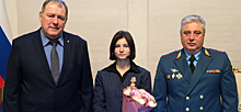 Под Новосибирском школьница из Татарского района награждена медалью МЧС России