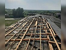 Ураган в Саратовской области повредил школу, Дом культуры и клуб