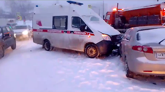 Водитель скорой помощь спровоцировал ДТП с двумя пострадавшими в Нижнем Новгороде