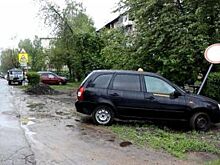 Выкинули таксиста, угнали и разбили его автомобиль три новосибирца