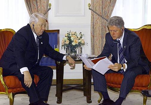 Стало известно о предложении Ельцина принять Россию в НАТО