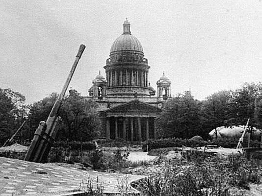 Почему германская армия стремилась разрушить Ленинград: основные мотивы